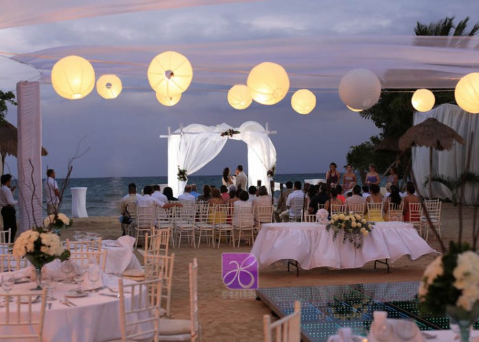 Chinese-Lanterns-Cancun-Wedding-11