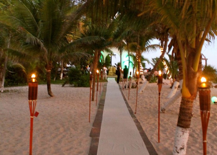 torches-cancun-beach-wedding-2